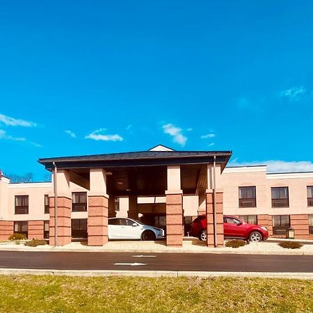 Quality Inn & Suites Kearneysville - Martinsburg Экстерьер фото