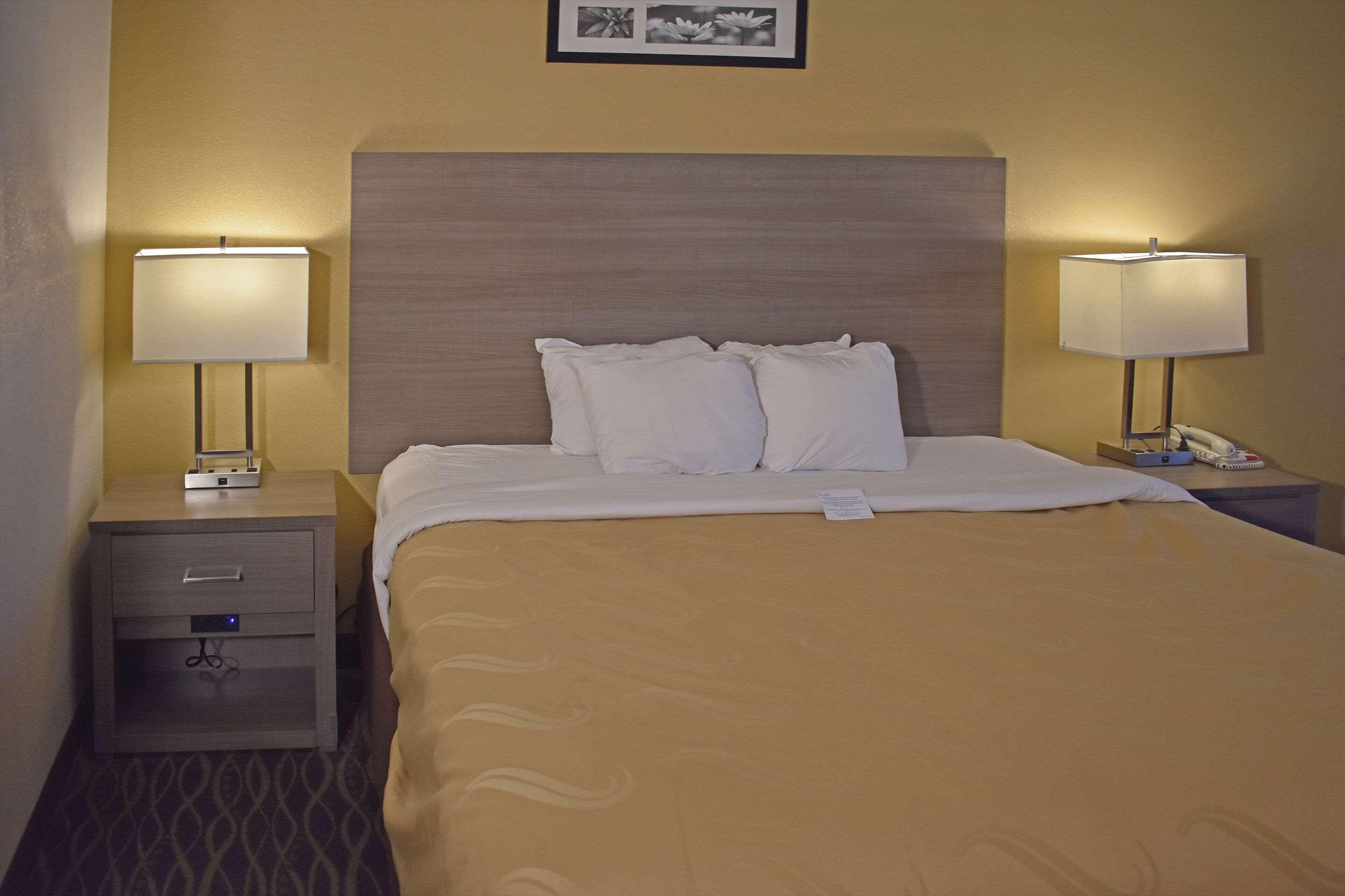 Quality Inn & Suites Kearneysville - Martinsburg Экстерьер фото