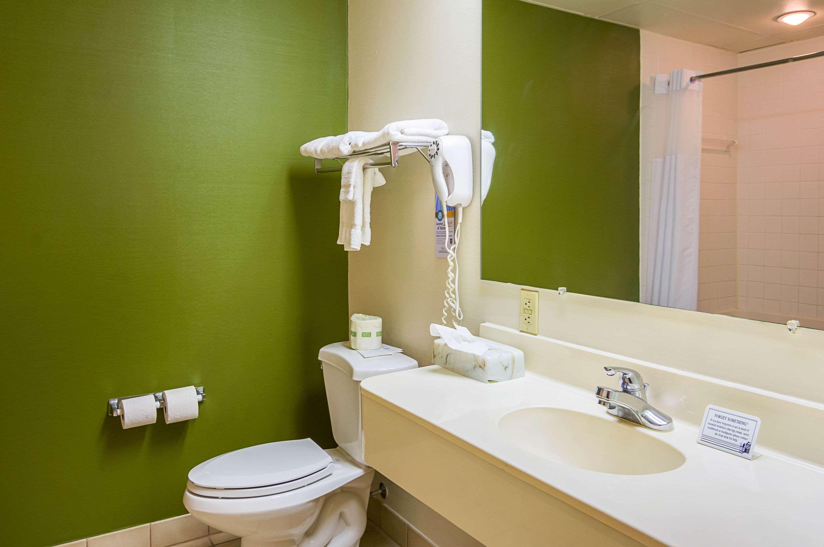 Quality Inn & Suites Kearneysville - Martinsburg Экстерьер фото