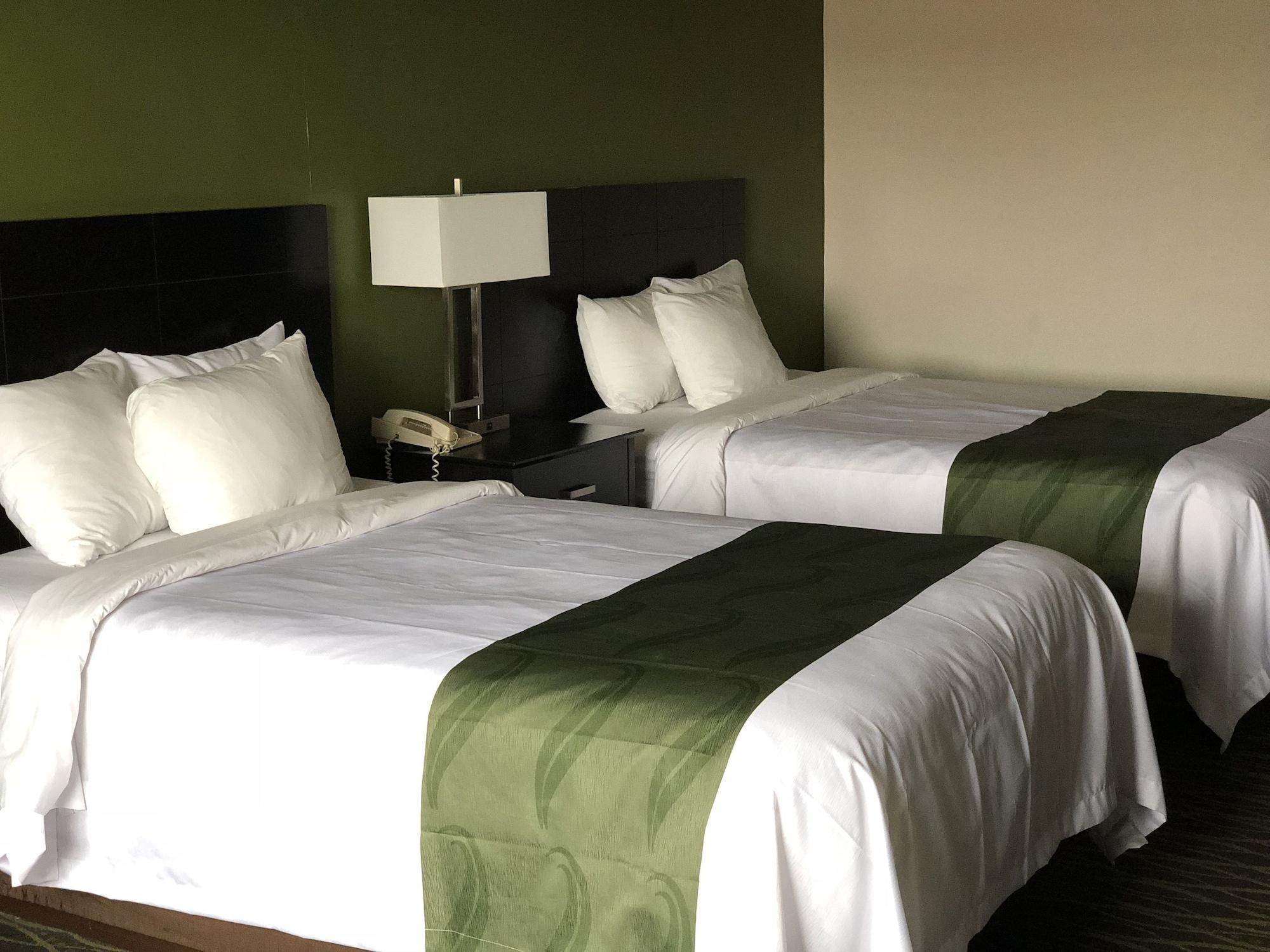 Quality Inn & Suites Kearneysville - Martinsburg Экстерьер фото