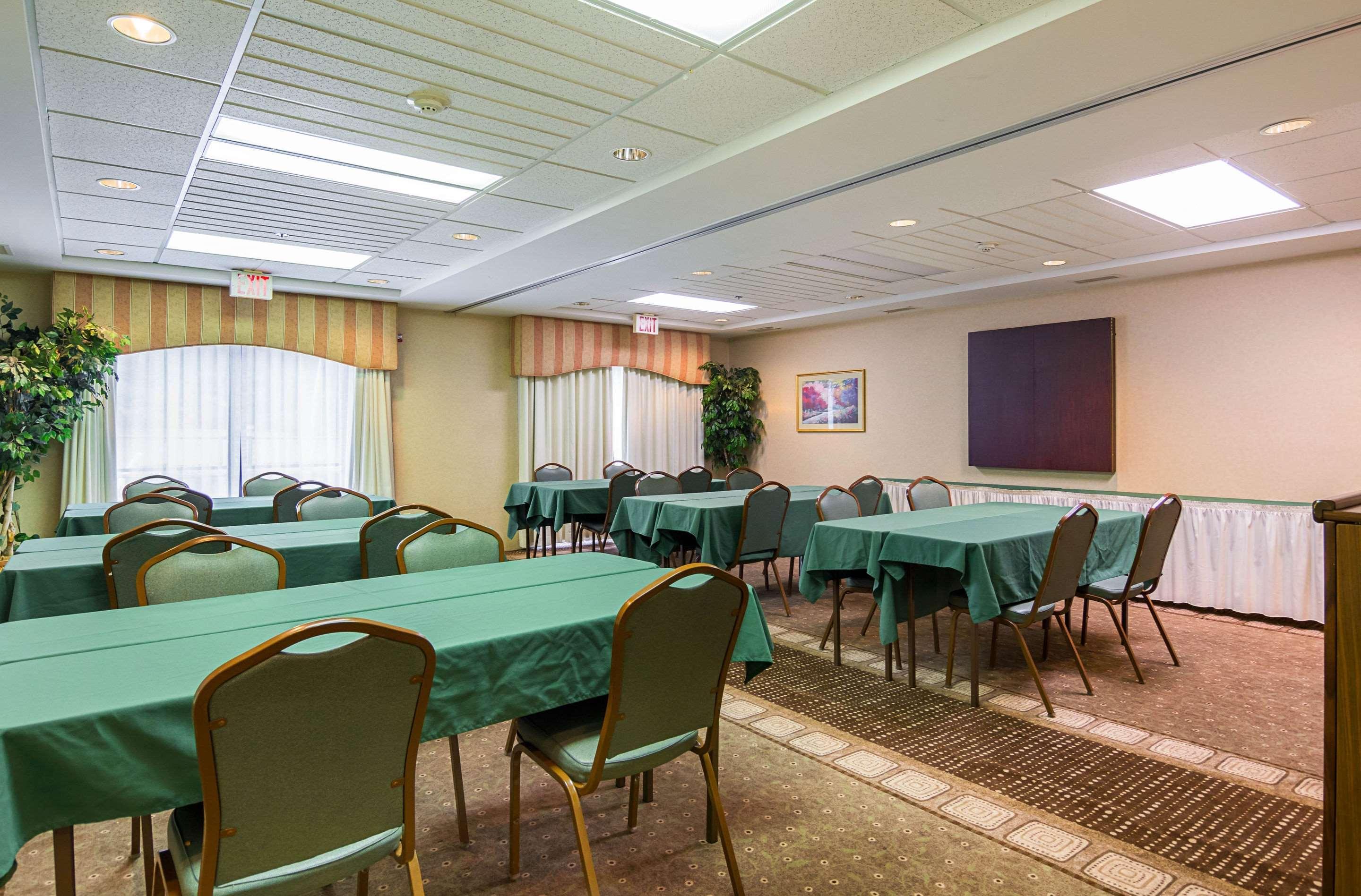 Quality Inn & Suites Kearneysville - Martinsburg Экстерьер фото