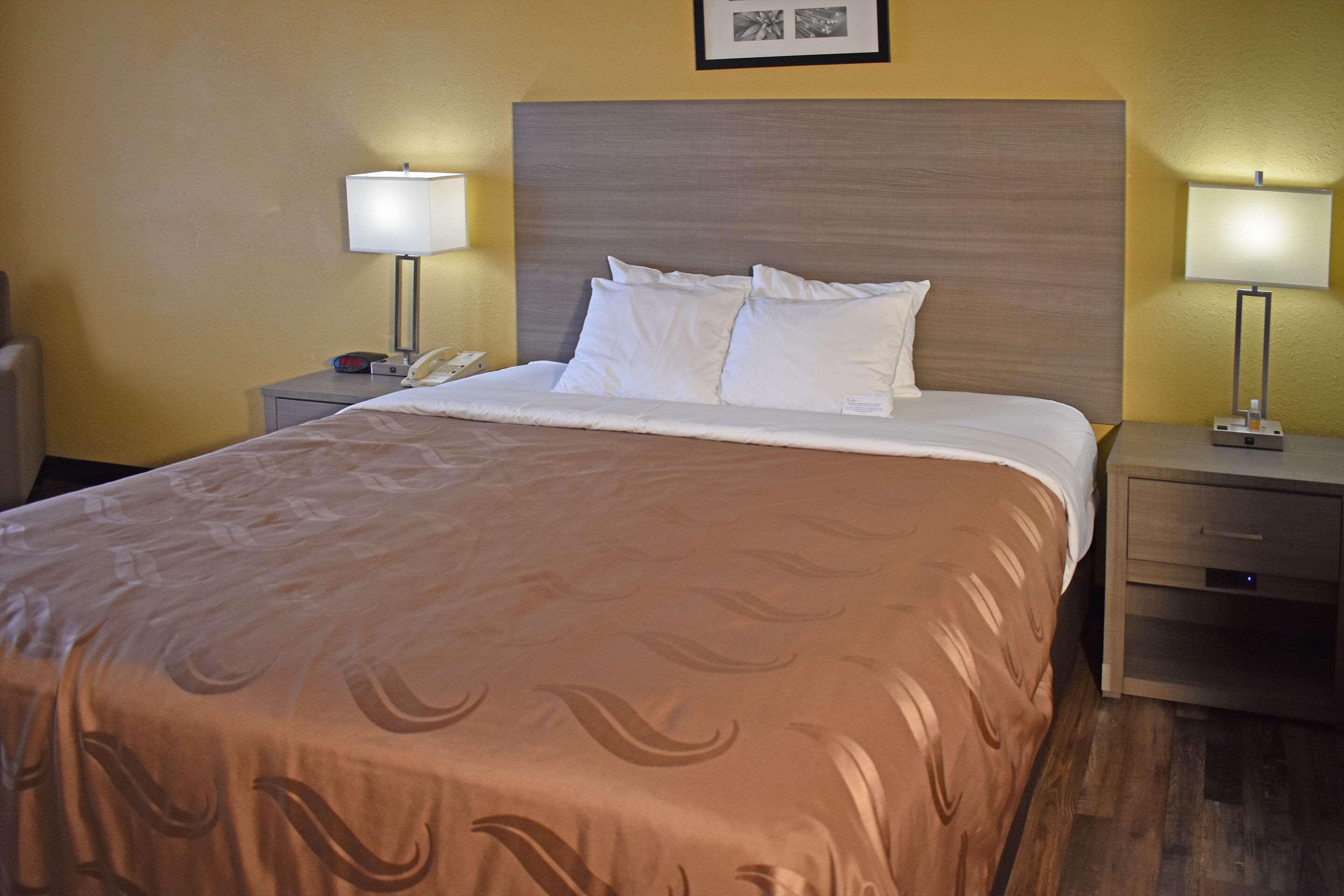 Quality Inn & Suites Kearneysville - Martinsburg Экстерьер фото